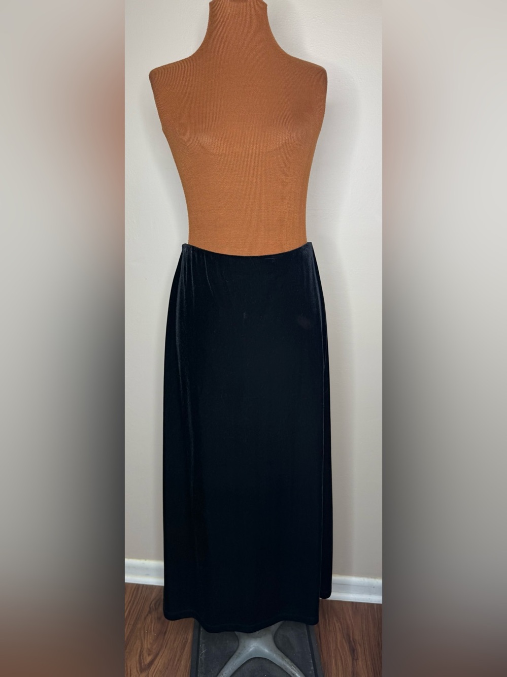 JohnPaulRichard Black Velvet Maxi Skirt Elastic Waist Size Medium